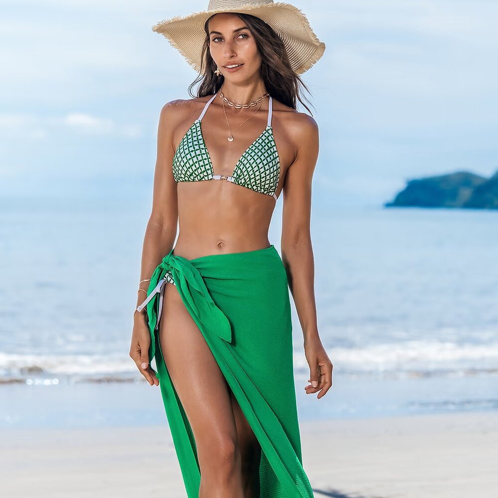 Sunkissed Styles: Spring Swimsuits & Getaway Looks - Picture 4 of 8